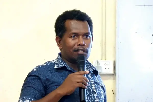 Dr. Rex Maukera introduces a fresh style of training for agriculturalists addresses topics from creativity to financial literacy.