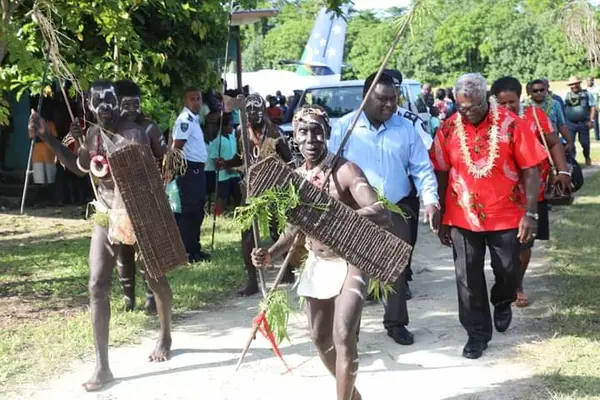 Hundreds of Taro residents including school children were also at the airport to welcome Prime Minister Sogavare and his delegation.