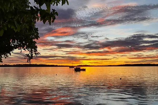 Take that trip to Munda to experience the Sunset vibes on Lola Island. How can you resist?