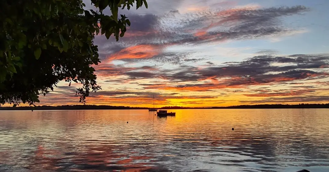Take that trip to Munda to experience the Sunset vibes on Lola Island. How can you resist?