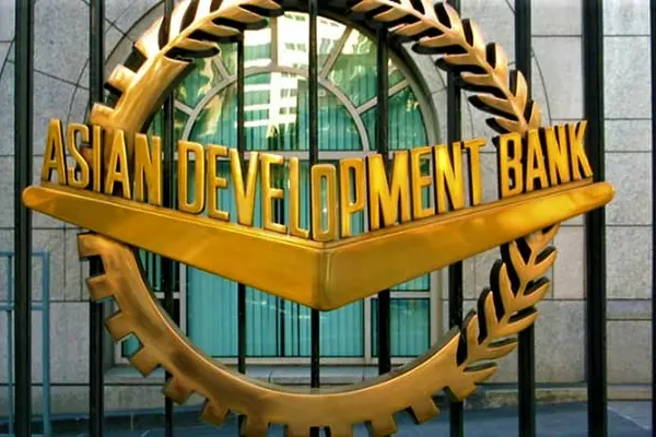 ADB's assistance is also helping finance the government's economic stimulus package, which addresses the impacts of COVID-19. This includes measures to support small businesses; the farming and commercial fishing sectors; as well as capital injections into state-owned enterprises, such as Soltuna and Solomon Airlines.