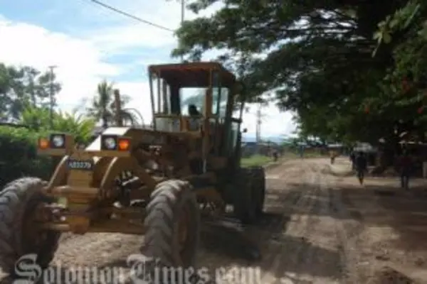 Under the Solomon Islands Emergency Assistance Project (SIEAP), 2.05 kilometers of the main road through Gizo will be rebuilt and drainage improved, and 1.2 kilometers of the road will be resealed.