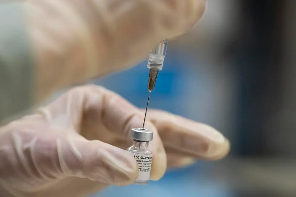 The government says that those who choose not to take their first does of COVID-19 vaccine by 31st August 2021 will not be allowed to access their workplace from 1st September 2021 (today).