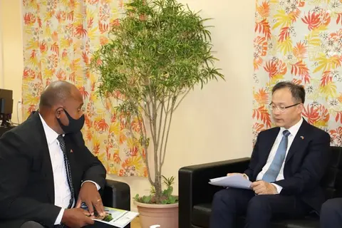 Health Minister Dr. Culwick Togamana thanked the Ambassador for the courtesy call and acknowledged the support rendered by China in the country’s efforts against the pandemic.