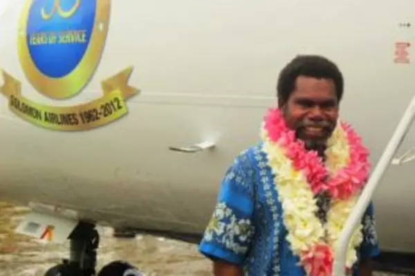 Temotu Premier Father Charles Brown Beu thanked Solomon Airlines and its board for linking Lata to the rest of the country through its services.