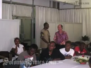 Mr Fahey with GYLN's Charles Ratu, former Solo Idols Fay Indu and David Auna and 2009 Solo Icon contestants.