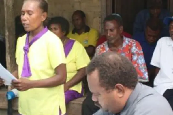 Honorable Manetoali said it is important that political leaders take the government down to the village level.
