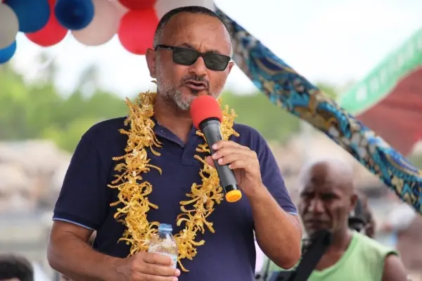 The Opposition Leader stressed that this is a very serious matter and should not be brushed under the carpet.