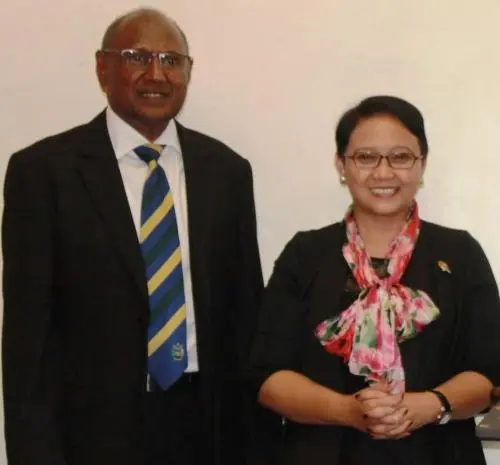 Visiting Indonesian Foreign Minister Hon. Retno Marsudi made a one-day visit to Solomon Islands where she held discussions with her Solomon Islands counterpart Hon. Milner Tozaka in Honiara.