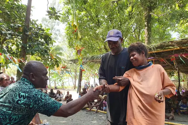 Seleso, a first time National MP, took on board with him, working class South Guadalcanal people in Honiara to be a part of his ‘think tank’ committee.