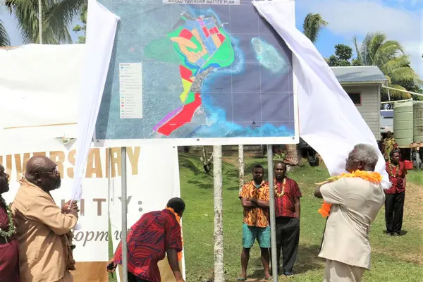 The Prime Minister and Premier Sade unveiling the new Marau Township master plan.
