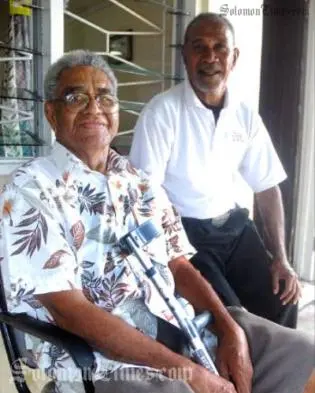 Surviving veterans, Jone Tabaiwalu and Tumateu Moceica.