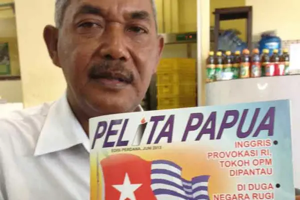 DISAPPOINTED: Fidelis Jeminta, chief editor of Pelita Papua in Jayapura, said police action would again deter freedom of the press in West Papua. 
Photo - Katarina Lita / PortalKBR
