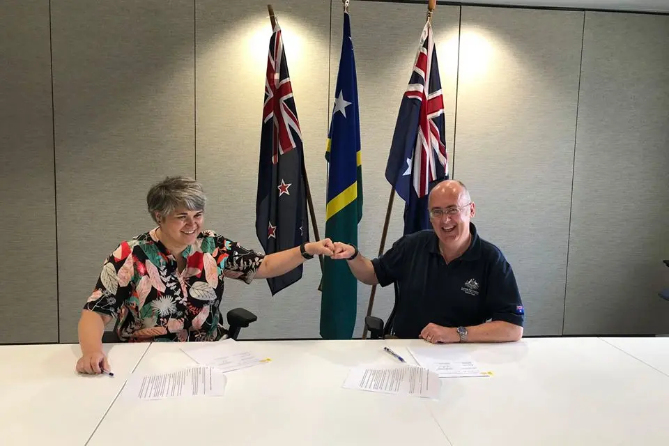 New Zealand High Commissioner Georgina Roberts and Australian High Commissioner Dr. Lachlan Strahan signed a new Delegated Cooperation Arrangement as part of the two countries’ Education Partnership with Solomon Islands for 20202023.