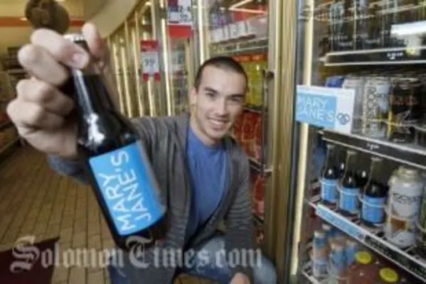 Matt Moody, chief executive of Mary Jane&#39;s Soda, at a 7-Eleven store in Los Angeles.