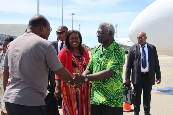 Deputy Prime Minister Maelanga farewells the Prime Minister yesterday.