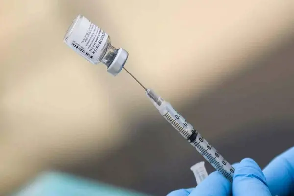 The public are asked to ensure that they wear their masks, maintain social distancing and wash their hands before and after queuing for their vaccine dose.
