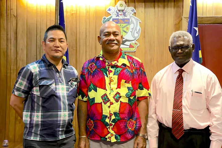 Chairman of Caucus Namson Tran, MP for MOI Martin Kealoe and Prime Minister Sogavare.
