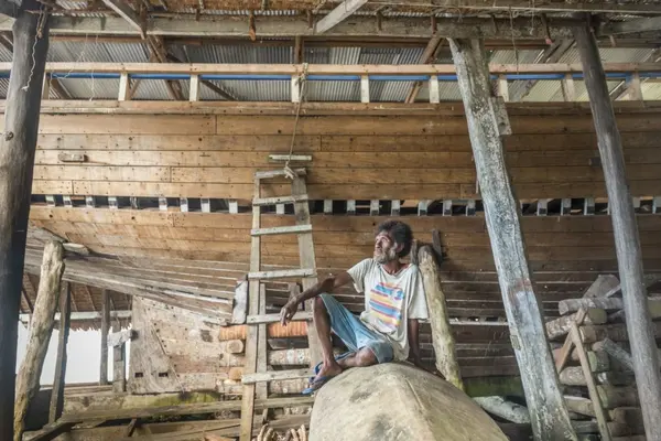 Politics aside, the interest in boat building has declined and if nothing is done it will join the long list of failed industries in the country.