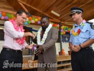 The new facilities are part of RAMSI's ongoing support to help improve and modernize the working environment of the Royal Solomon Islands Police Force (RSIPF) throughout the country.