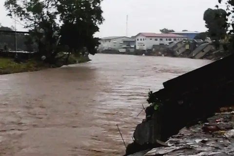 “Australia is ready to assist Solomon Islands at this difficult time,” said Australian High Commissioner Andrew Byrne.