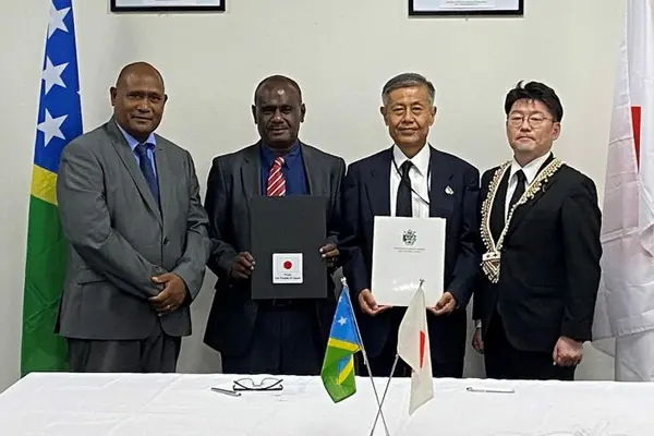 The Minister of Foreign Affairs and External Trade, Hon. Jeremiah Manele (MP) and the Japanese Ambassador to Solomon Islands, H.E MIWA Yoshiaki formalized the arrangement.