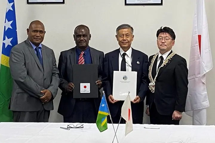 The Minister of Foreign Affairs and External Trade, Hon. Jeremiah Manele (MP) and the Japanese Ambassador to Solomon Islands, H.E MIWA Yoshiaki formalized the arrangement.