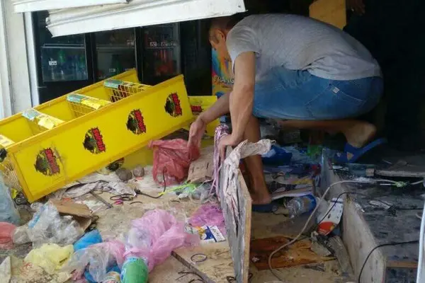 Honiara’s “madness” began shortly after the election of the Prime Minister – it lasted eight hours, rioters ran amuck, stoning vehicle, shops and properties.