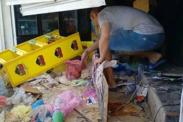 Honiara’s “madness” began shortly after the election of the Prime Minister – it lasted eight hours, rioters ran amuck, stoning vehicle, shops and properties.