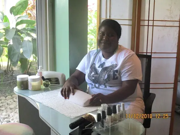 Hilda, 33, from Malaita Province has been working for seven years in the beauty and fashion sector and has a strong belief in the empowering effect of beauty in the lives of women and girls.