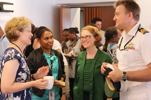 Affairs and Trade, Ms Adamson, meets with
Australian High Commission staff during her visit to Honiara this week.