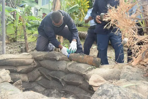 The RSIPF Explosive Ordnance Disposal (EOD) team successfully carried out the operation to render the bomb safe by defusing the projectile before safely transporting it to Hells Point in the Alligator Creek area in East of Honiara.