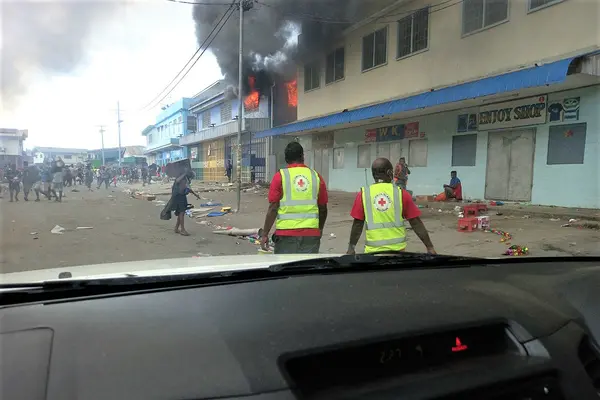 “When people saw the red cross flags, immediately, their reactions changed. They started to scream out “give way, give way, Red Cross coming through” and they started to make way for us, some even directed us to people who might need help – we wouldn’t have been able to reach those in need if we didn’t have the support and trust of the public.”