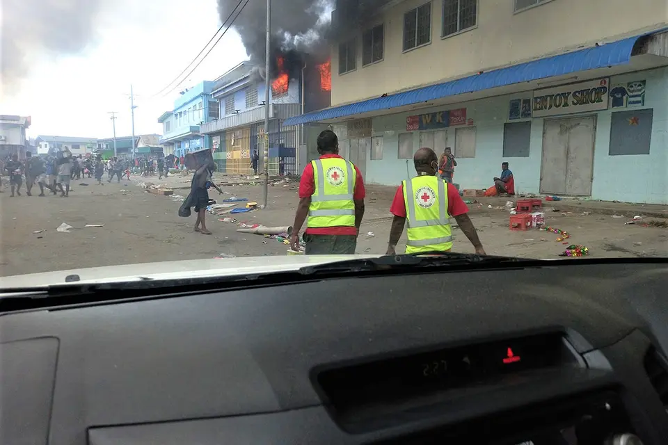 “When people saw the red cross flags, immediately, their reactions changed. They started to scream out “give way, give way, Red Cross coming through” and they started to make way for us, some even directed us to people who might need help – we wouldn’t have been able to reach those in need if we didn’t have the support and trust of the public.”