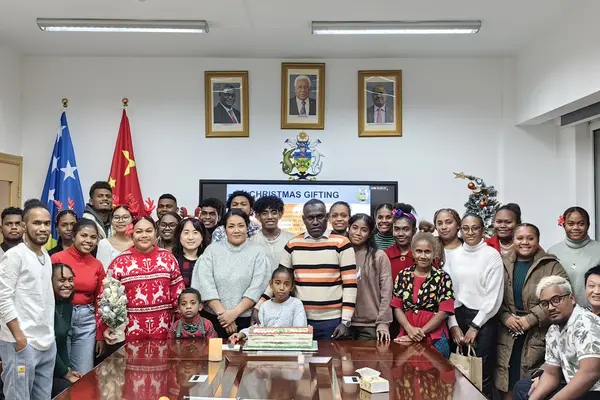 The Christmas program hosted by the Solomon Islands Ambassador entailed prayers, singing of traditional Christmas songs and gift exchanges.