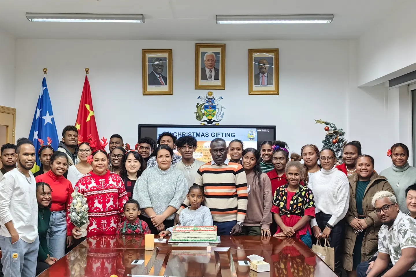 The Christmas program hosted by the Solomon Islands Ambassador entailed prayers, singing of traditional Christmas songs and gift exchanges.