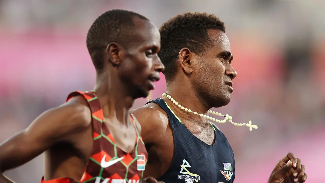 But even as the race winners were celebrating, Siosi, who was lapped once by the medal winners, went on with his race, completing more than two laps.