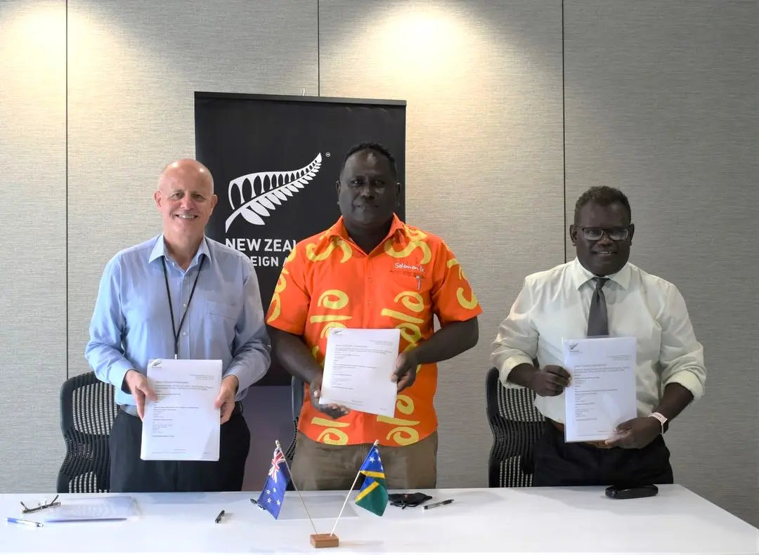 High Commissioner Jonathan Schwass with Director Tourism and PS Finance.