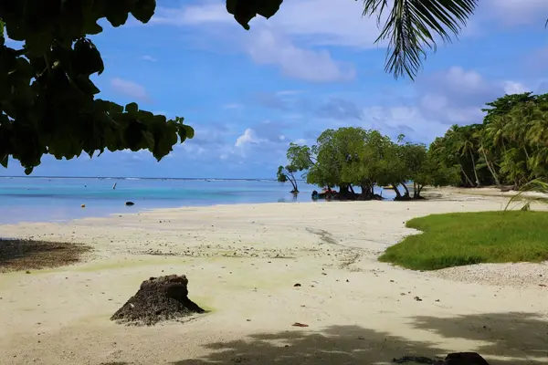 On Sikaiana five key areas have been identified as urgent issues for the people. They are communication, evacuation centre, energy supply, watershed protection projects and erosion.