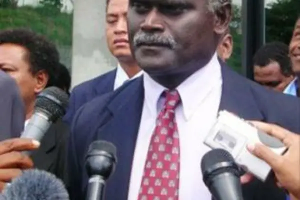 Mr Sogavare says the country is in danger of having a government that is nothing more than a collection of "groups of convenience."