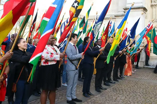 More than 1,500 guests of honour including senior politicians, High Commissioners, Ambassadors, dignitaries from across the UK and Commonwealth, faith leaders, and over 600 schoolchildren and young people, were in attendance.