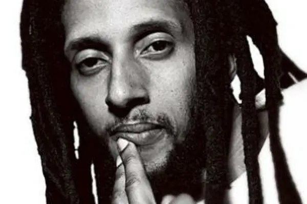 What reggae means to a majority of us Solomon Islanders is synonymous with Bob Marley. Julian brings a similar sound to his father’s music maintaining comparable messages and good vibes.