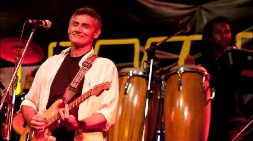 Close family members and friends have said that Costello passed away after a long illness.