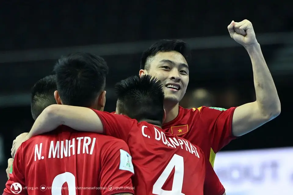 Historically, the Vietnamese futsal team faced the Solomon Islands futsal team at the 2017 Asian Indoor Games and won with a score of 2-1 thanks to goals from Phung Trong Luan and Pham.