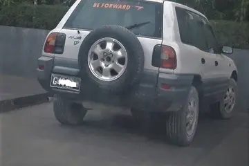 “This is really lowering the standard of the government. In the government fleet, only certain vehicles are used and I don't think caldinas and RAV4s should be part of the government approved fleet”, Lilo said.
