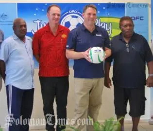 Representatives of the Australian Government and SIFF members.