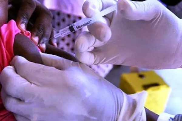 The measles vaccine is free, safe and effective. Protect your family now and vaccinate everyone aged 6 months to 30 years.