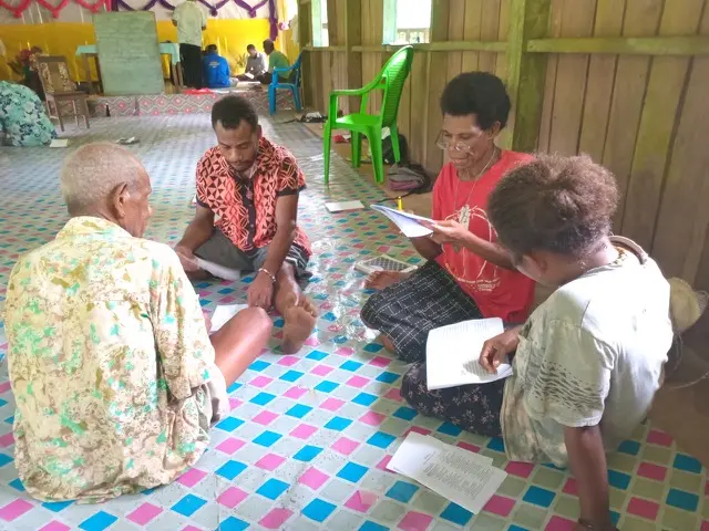 While Reef Islands Clergy recognise the value of the reading of Scriptures in Äiwoo, many have expressed a desire for training that would enable them to be more confident and fluent readers.