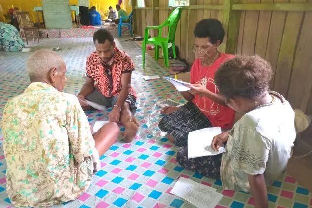 While Reef Islands Clergy recognise the value of the reading of Scriptures in Äiwoo, many have expressed a desire for training that would enable them to be more confident and fluent readers.