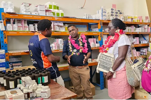 The Health Minister (c) met with officers and had lengthy discussions on challenges faced in getting the medication to Lata from the National Medical Stores (Honiara) and challenges in distributing medical supplies to Outer Islands. 